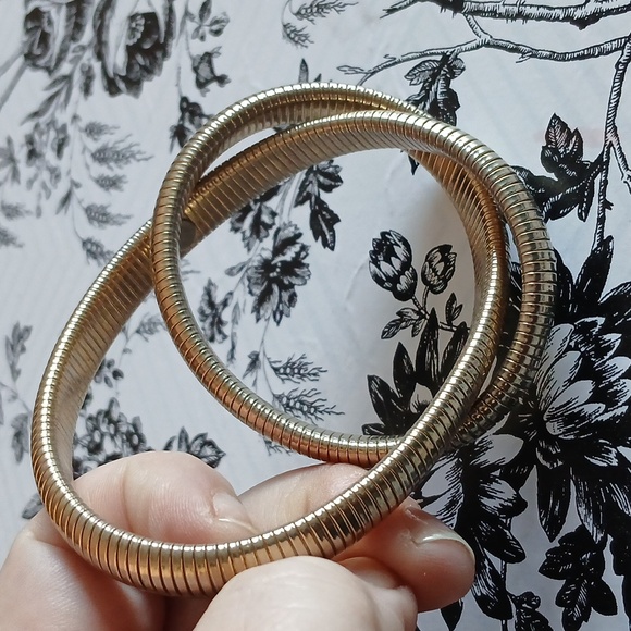 Elegant Vintage Goldtone Stretch Coil Wrap Bracelet - Picture 6 of 10